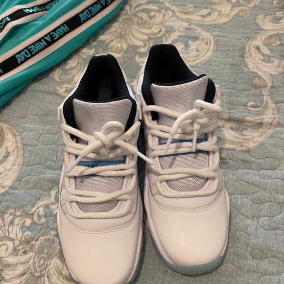 Jordan 11 legend blue